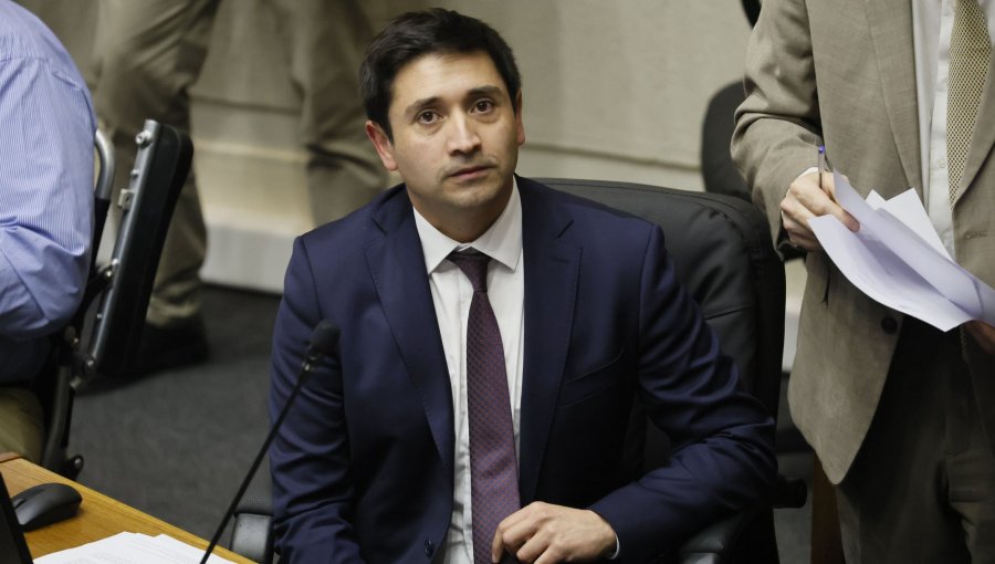 Postergan reformalización del senador Miguel Ángel Calisto en causa por fraude al Fisco en carácter de reiterado