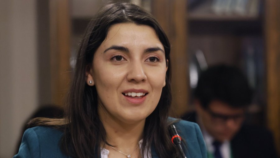 Ministra Marín fija hoja de ruta con "sello de realismo" y aclara salida de directora del SernamEG por falta de confianza
