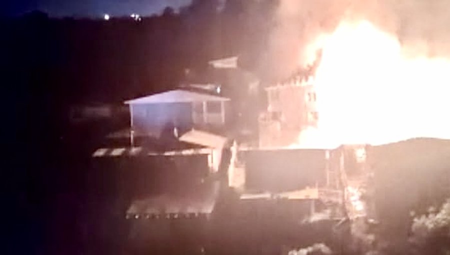 Vecinos acusan intencionalidad tras incendio que destruyó seis casas en Cartagena