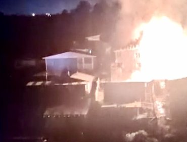 Vecinos acusan intencionalidad tras incendio que destruyó seis casas en Cartagena