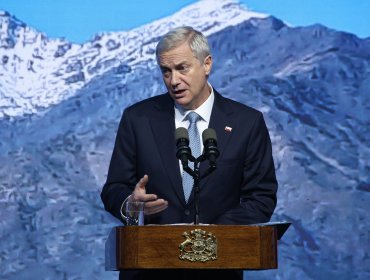 Presidente Kast ironiza por cena con amigos en La Moneda: "Era más barato un sanguchito adentro''