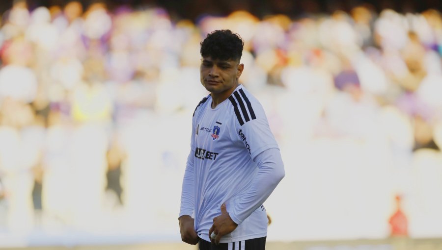 Claudio Aquino explicó por qué no ha podido brillar en Colo-Colo: "Han sido pocas las veces que me ha tocado jugar en mi posición"