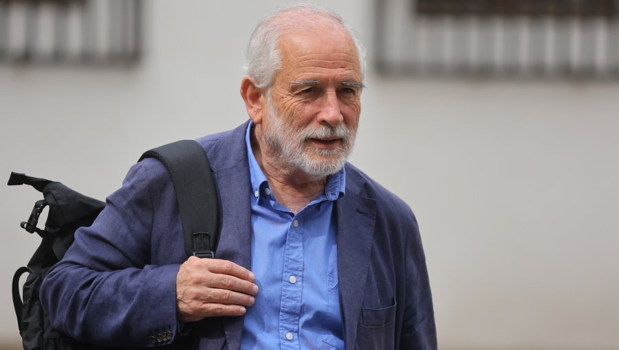 Alistan acusación constitucional contra exministro Montes por irregularidades en gestión del Plan de Emergencia Habitacional en la era Boric