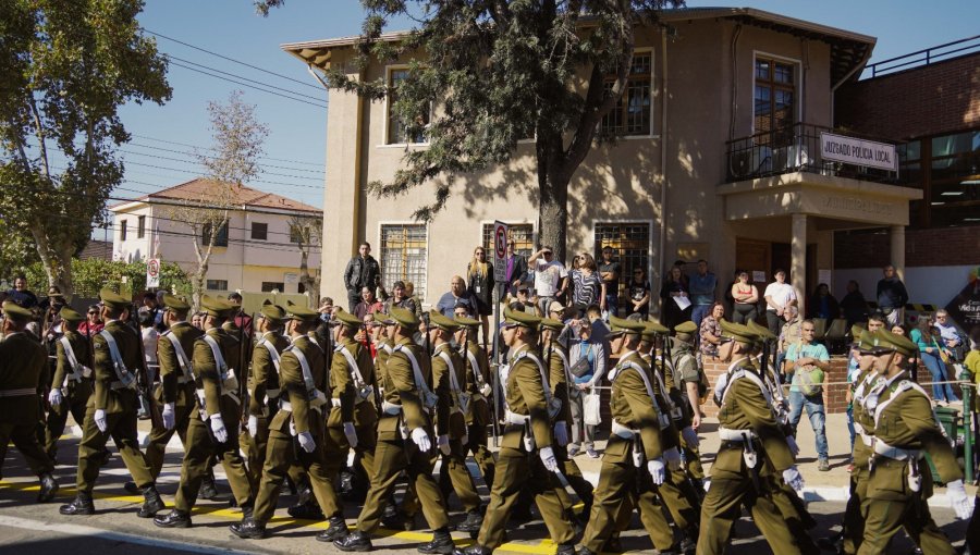 Villa Alemana retomó tradicional desfile cívico-militar en honor a Carabineros en la antesala de su aniversario Nº99
