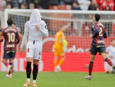 Sevilla de Alexis y Suazo cae ante Levante y queda a un punto de la zona de descenso en España