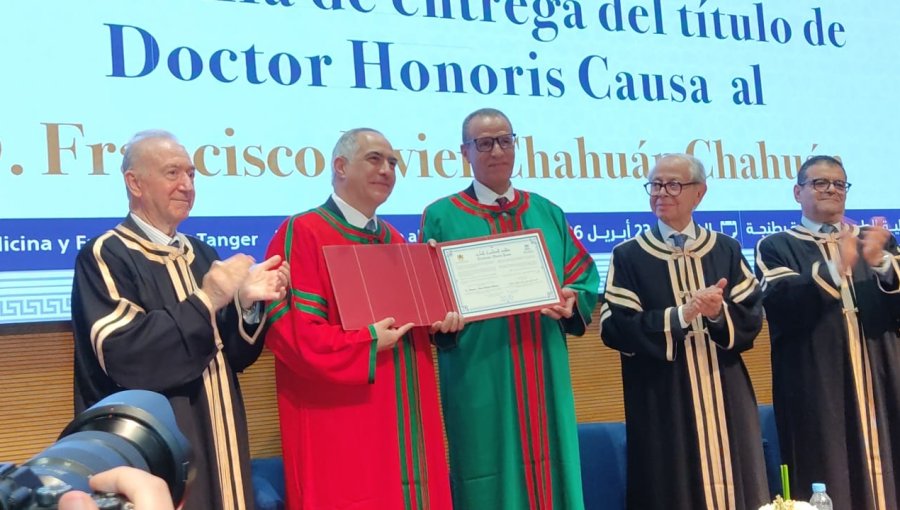Francisco Chahuán recibió el grado de Doctor Honoris Causa por su aporte a la relación Chile - Marruecos