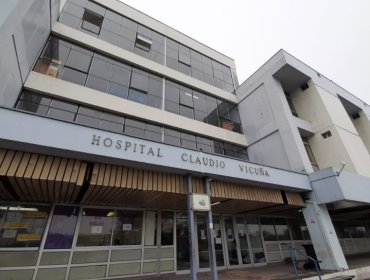 Crisis total en el Hospital Claudio Vicuña de San Antonio: 20 médicos renuncian en respaldo a directora removida