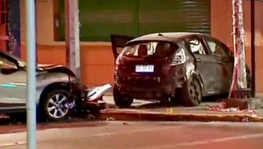 Mujer queda en riesgo vital tras choque provocado por carabinero ebrio en Santiago: otros cuatro presuntos policías escaparon