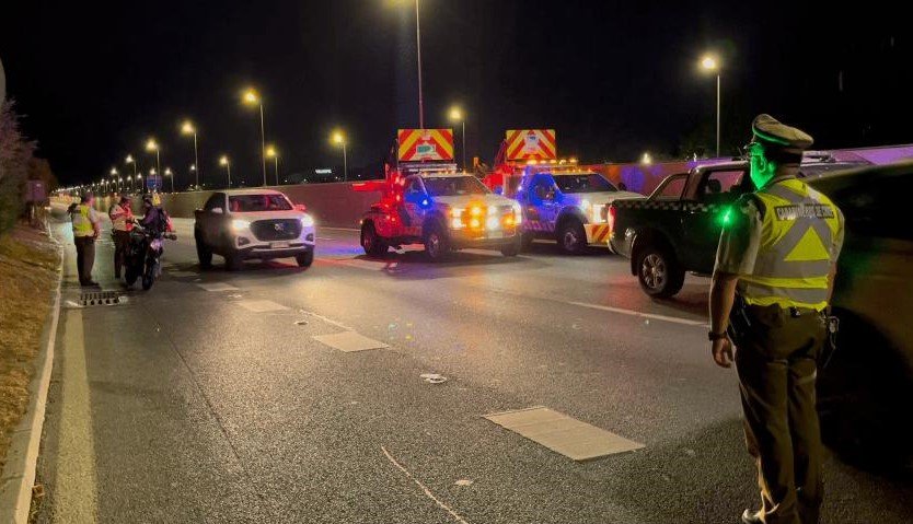 Vitacura presenta querella contra 41 conductores por carreras en la Costanera Norte