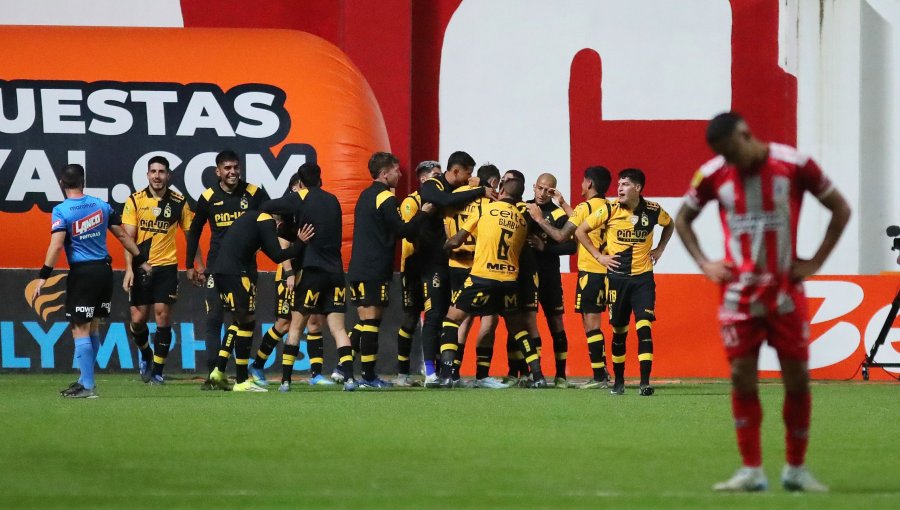 Coquimbo vence en la agonía a U. La Calera que se estanca en zona de descenso en la Liga de Primera