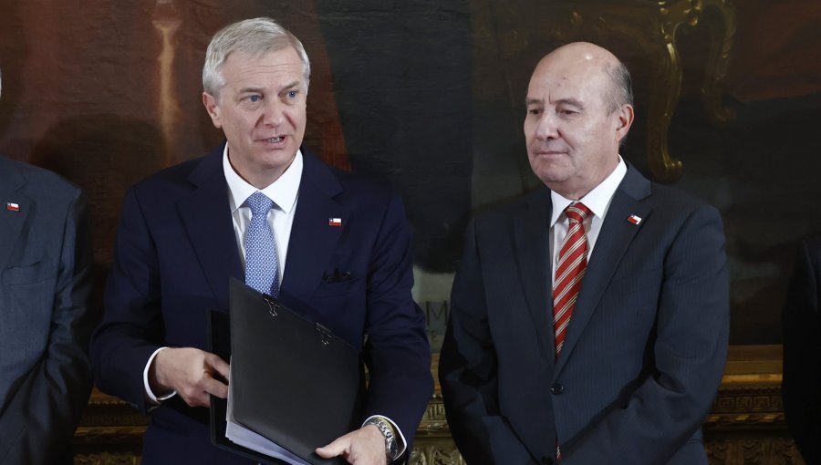 Kast respalda a Quiroz tras críticas de Monckeberg: "Ha sorprendido por su capacidad de diálogo y conocimiento técnico"