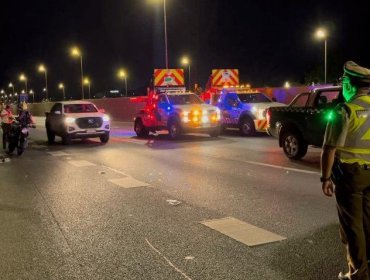 Vitacura presenta querella contra 41 conductores por carreras en la Costanera Norte