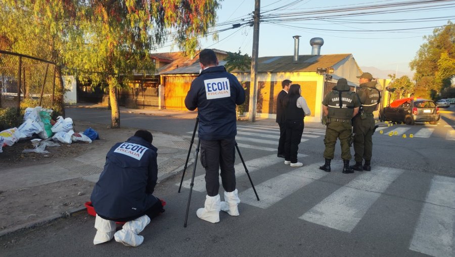 Balacera deja un muerto a metros de un colegio en Pedro Aguirre Cerda: en el vehículo del atacado se encontró droga