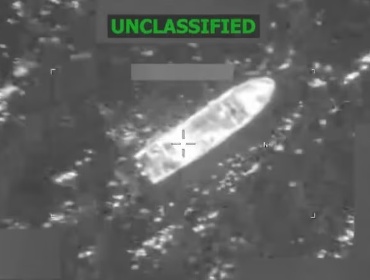 EE.UU. abate a dos personas en nuevo bombardeo a embarcación en el Pacífico