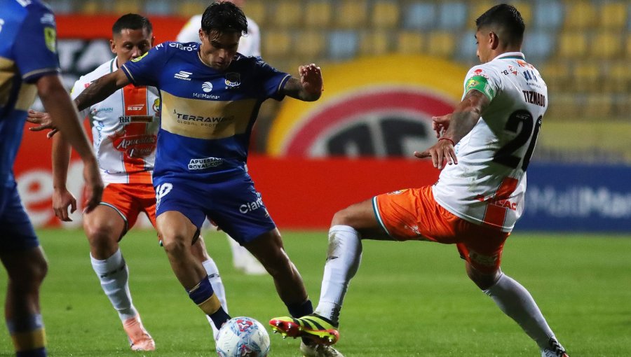 Everton volvió al triunfo en partido de desesperados: Le ganó a Cobresal en Sausalito