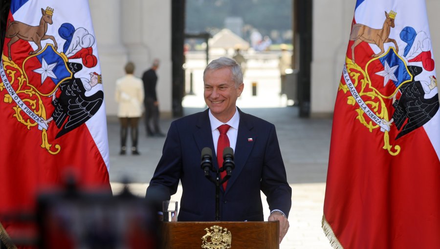 Encuesta Criteria: Aprobación del Presidente Kast anota leve alza y llega al 38%