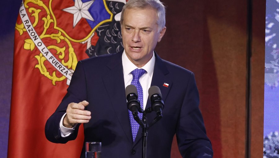 Encuesta Cadem: Kast retrocede en respaldo ciudadano y aumenta desaprobación en abril