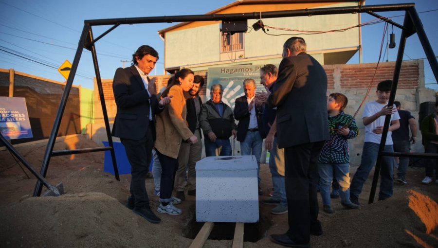 Tras más de 20 años de gestión, vecinos del cerro Los Placeres de Valparaíso celebran inicio de obras de plaza María Eilers