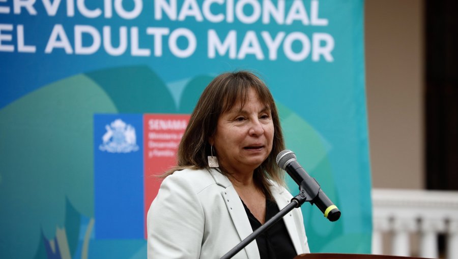 Colegio Médico respalda a Jeanette Vega y advierte por renuncias en Hospital de San Antonio: "Cuesta contar con especialistas"