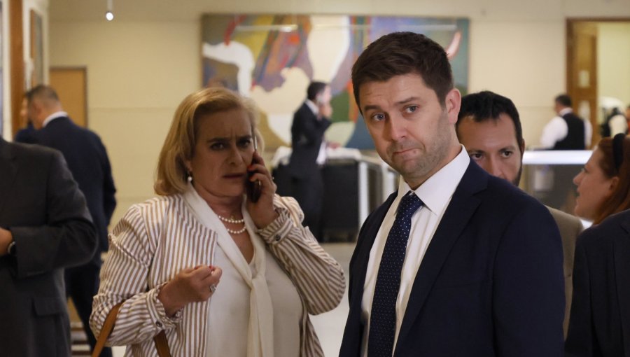 UDI califica de "error político innecesario" la reunión del Gobierno con PC y FA por el plan de Reconstrucción