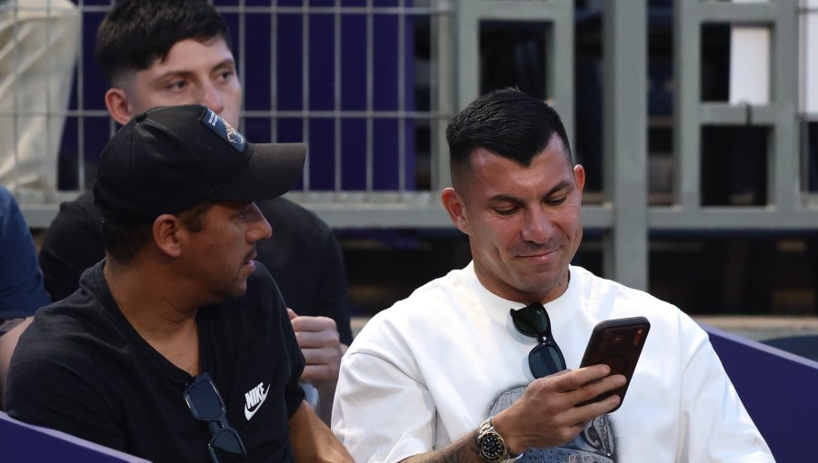 El duro traspié fuera de las canchas que sufrió Gary Medel: Justicia lo condena por "funa" a fiscalizador