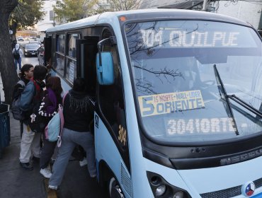 Paro de micros afecta al 60% del parque en Quilpué y Villa Alemana: gremio no descarta que se sumen conductores de Valparaíso y Viña