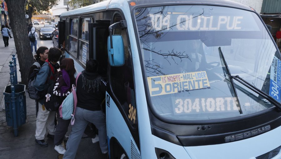 Paro de micros afecta al 60% del parque en Quilpué y Villa Alemana: gremio no descarta que se sumen conductores de Valparaíso y Viña