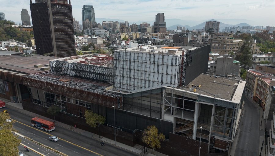 Ministro Arrau responde a críticas por paralización de obras del GAM y acusa que "el problema lo generó el Gobierno anterior"