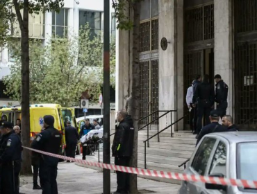 Detienen a hombre de 89 años tras balear a cinco personas por problemas al cobrar su pensión en Grecia