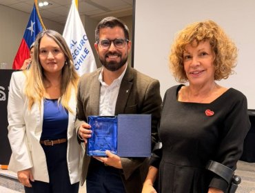 20 familias de Limache reciben títulos de dominio y aseguran propiedad de sus terrenos