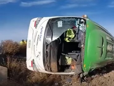 Al menos 9 personas fallecidas y 22 heridas deja accidente de bus de empresa chilena en carretera de Bolivia