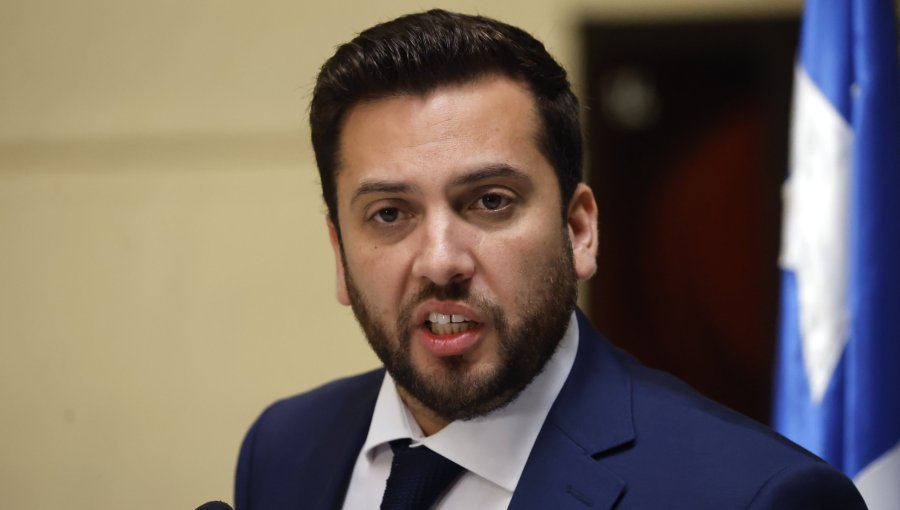 Diputado Soto ratifica rechazo del PPD a Plan de Reconstrucción y arremete contra Parisi: "Se vendió muy rápido"