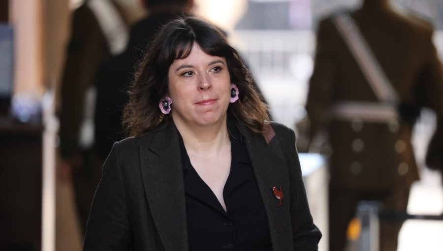 FA acusa "falta de liderazgo" del Presidente Kast y lo llaman a "ordenar a su gabinete"