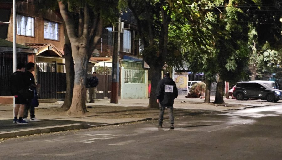 Ataque a balas en Cerro Navia deja a dos jóvenes heridos: uno está en riesgo vital