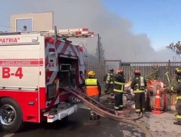 Explosión e incendio en Conchalí deja dos adultos mayores fallecidos