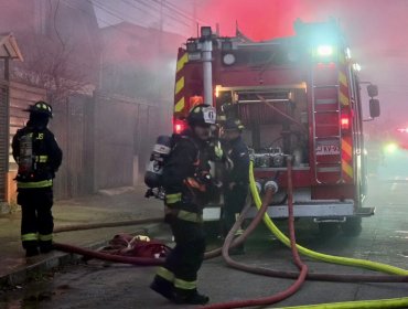Tres viviendas resultaron afectadas por incendio en el sector de Miraflores Alto en Viña del Mar