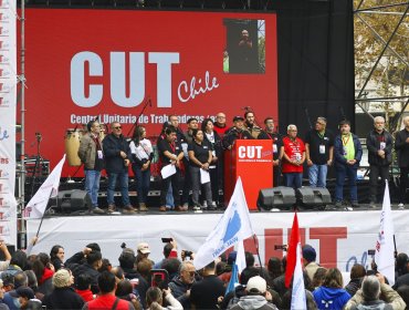 Presidente de CUT cuestiona recortes de Quiroz y califica al ejecutivo como de "ultra dereha"