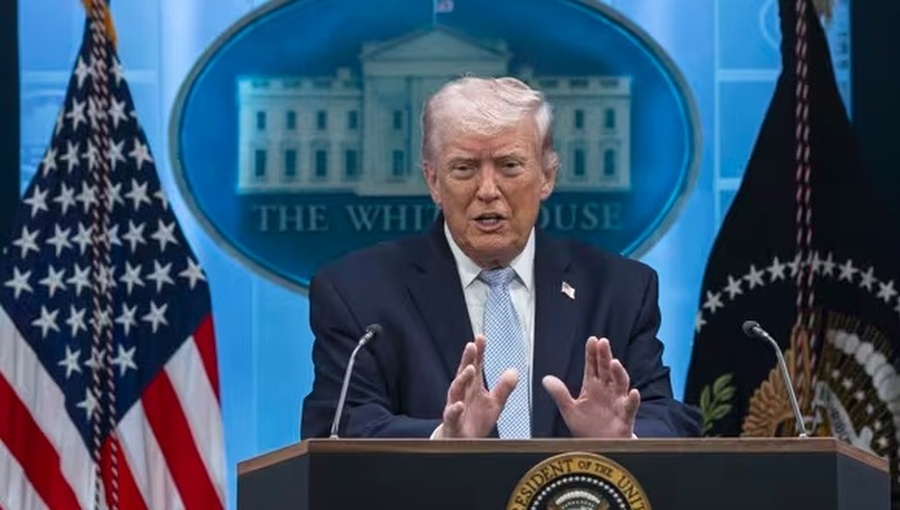 Trump da por terminada guerra con Irán tras tregua y desafía ley del Congreso