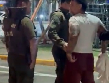 Marcelo Ríos es retirado por Carabineros tras altercado en bar de Vitacura