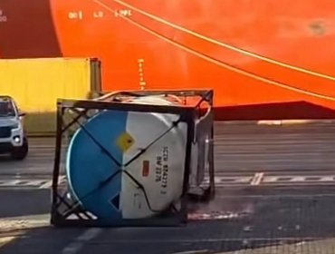 Caída de contenedor con carga peligrosa en Puerto de San Antonio obligó la evacuación de 200 personas