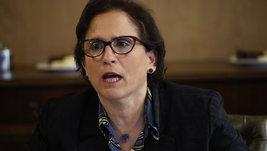 Golpe a la gestión Leitao: PDI incauta computador de exalcaldesa por fraude de $12 mil millones