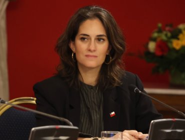 Ministra de Desarrollo Social defiende recorte de presupuesto en el Injuv y adelanta un "reordenamiento"