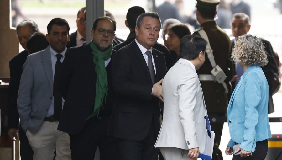 Parlamentarios DC y FRVS entregan propuestas al Gobierno por plan de Reconstrucción Nacional