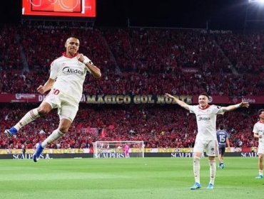 Gol clave de Alexis Sánchez saca al Sevilla de la zona de descenso en La Liga de España
