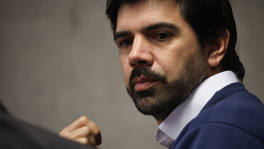 Lavín tras primera jornada de formalización acusa que el Ministerio Público "ha hecho un esfuerzo importante en crear una causa"