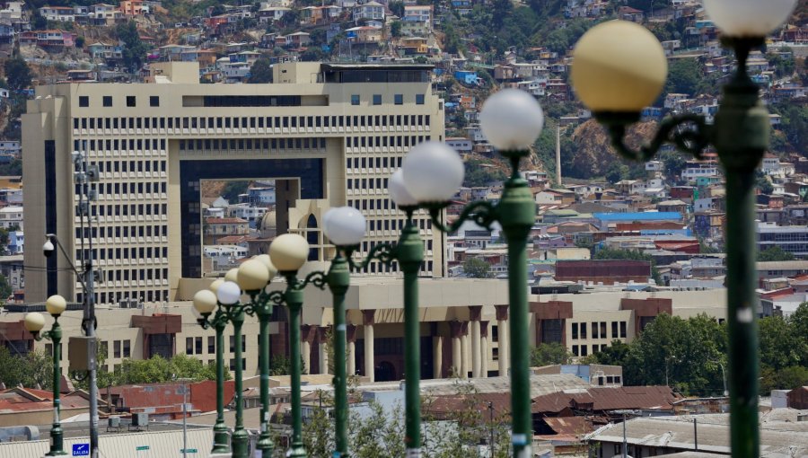 ¿Congreso al margen de la ley? Trabajadora embarazada fue despedida, pero tribunal de Valparaíso ordenó su reincorporación