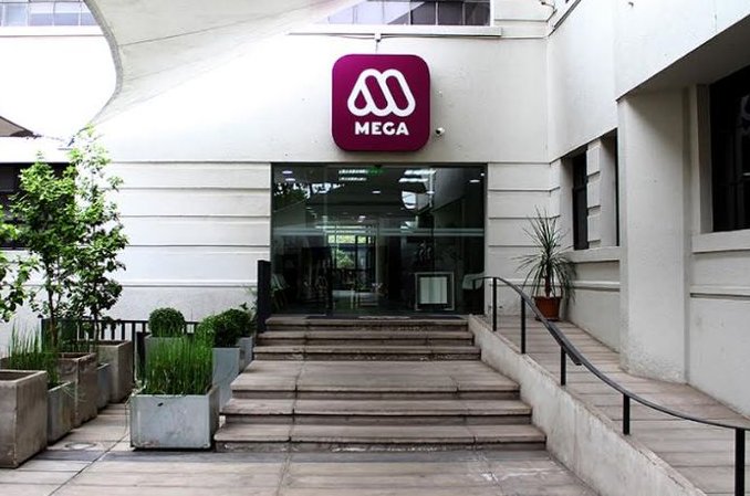 La grúa televisiva en acción: tres reconocidas figuras dejaron TVN y ficharon por Mega