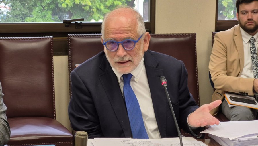 Montes por reproches a compras de terreno: "Interpretar sobreprecio es como decir que el Estado está en quiebra: no es verdad"