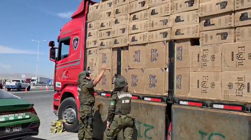 Histórico decomiso en Antofagasta: Incautan 2 millones de cajetillas de cigarrillos y detienen a cinco personas