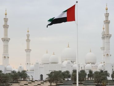 Emiratos Árabes Unidos intercepta nuevos misiles y drones procedentes de Irán pese al alto el fuego en vigor